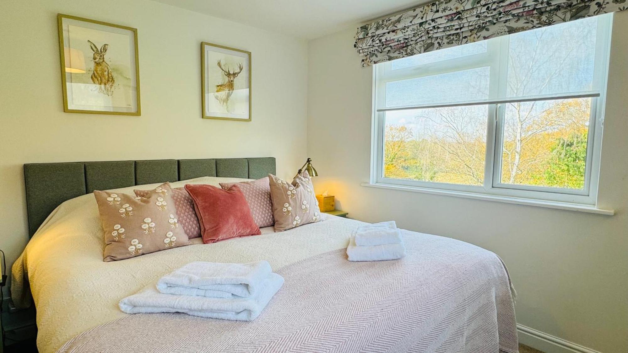3 Bed Spa Cottage Southwater Esterno foto