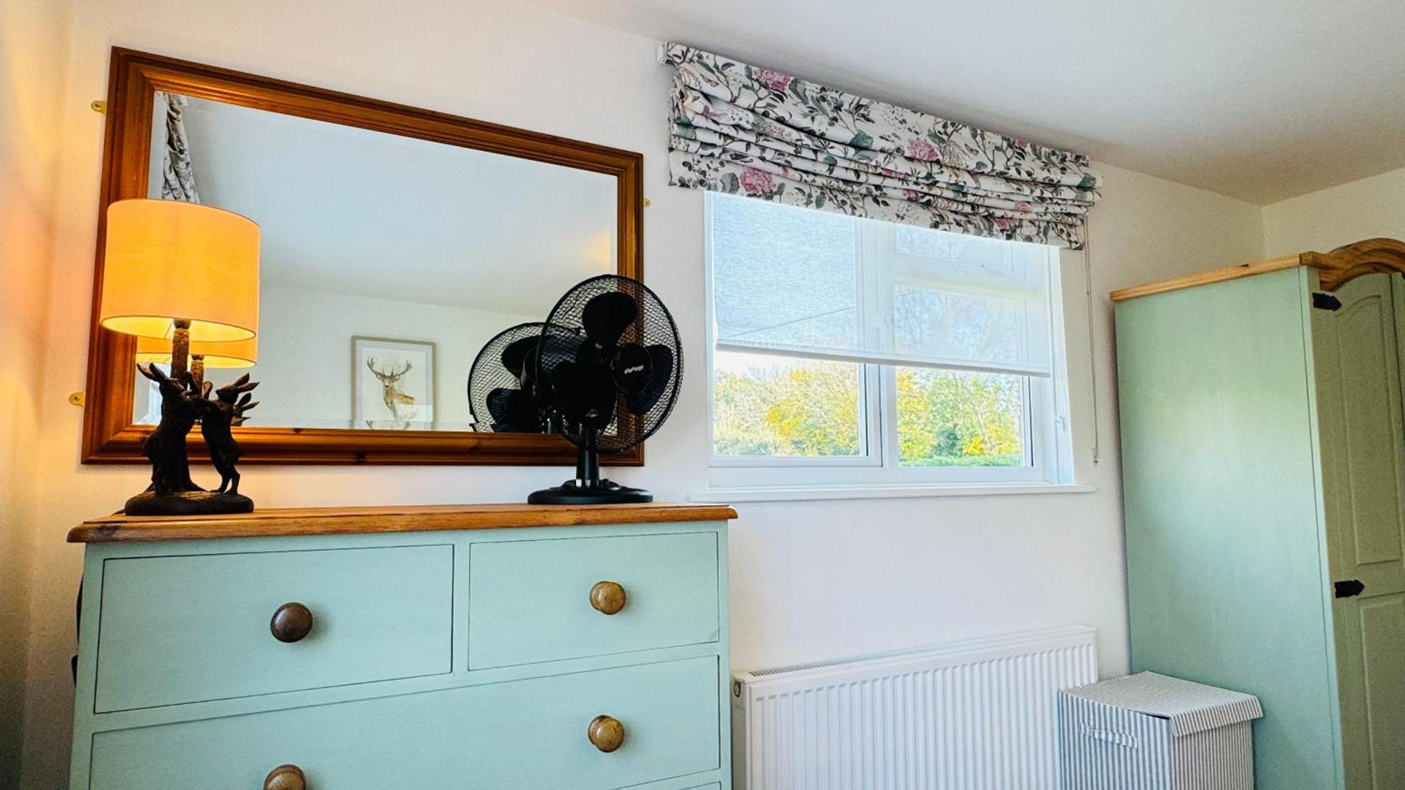 3 Bed Spa Cottage Southwater Esterno foto