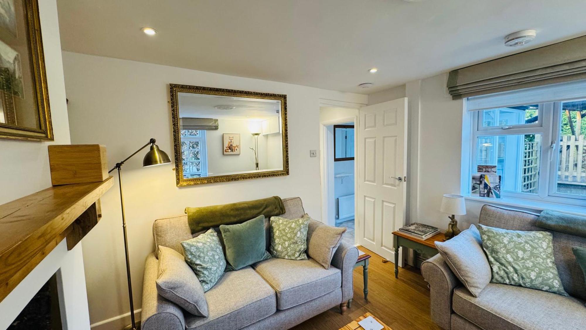 3 Bed Spa Cottage Southwater Esterno foto