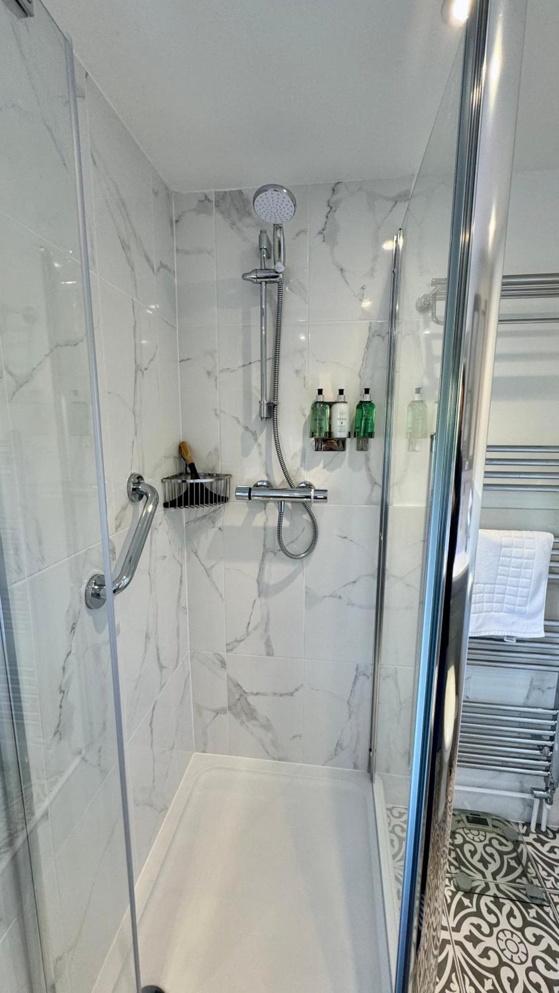 3 Bed Spa Cottage Southwater Esterno foto