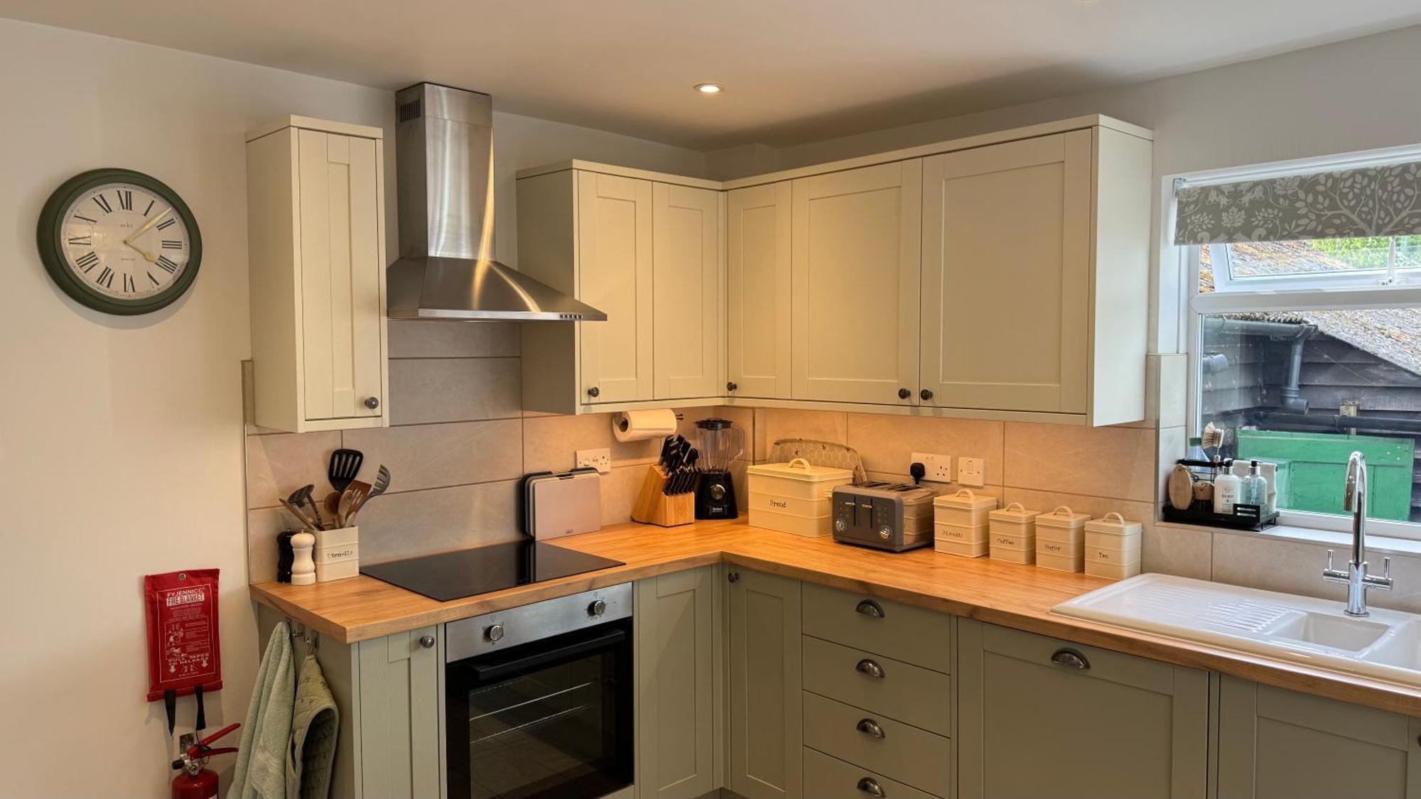 3 Bed Spa Cottage Southwater Esterno foto