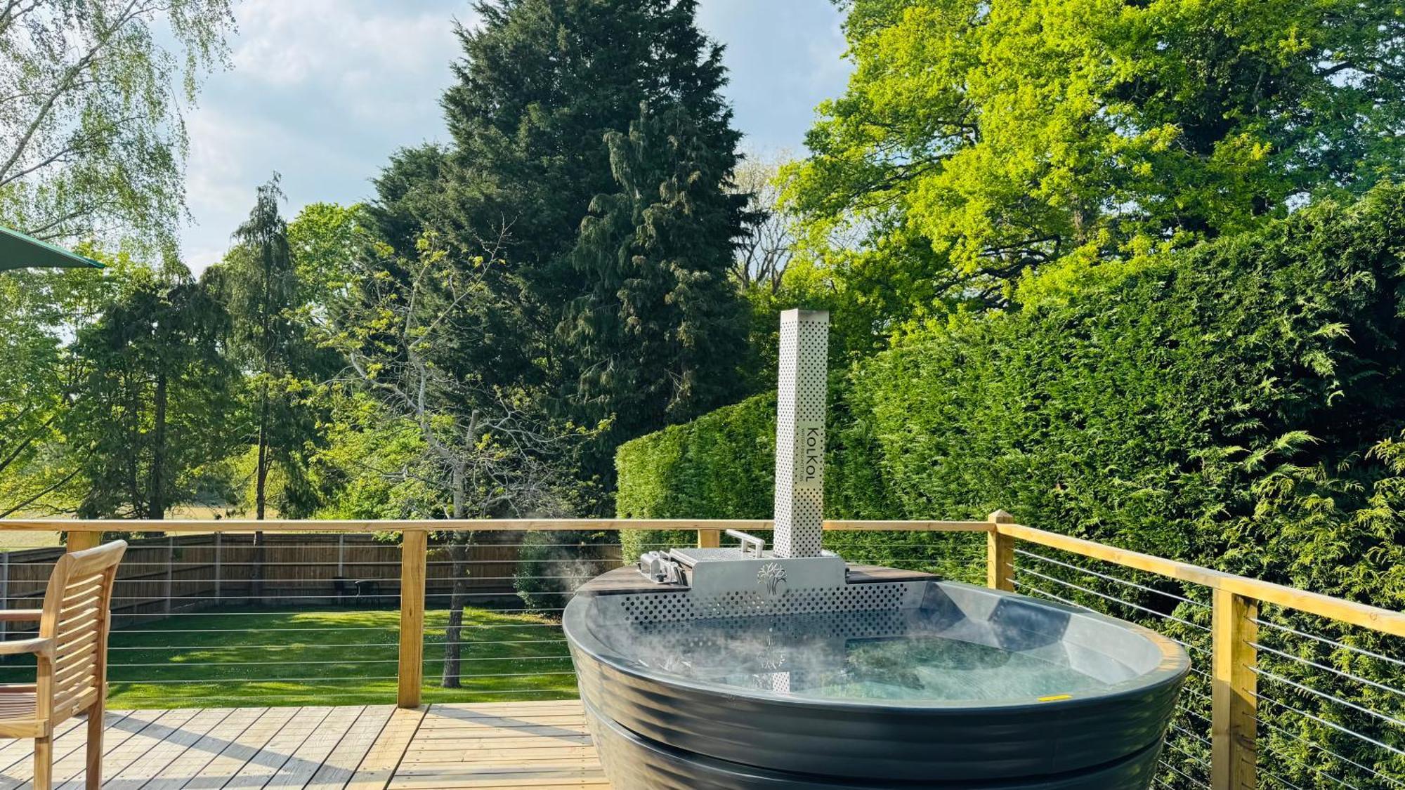 3 Bed Spa Cottage Southwater Esterno foto